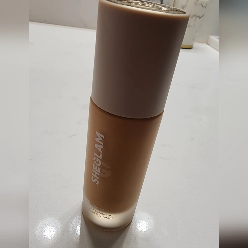Sheglam Skinfinite Hydrating Foundation- Sand New With Pouch